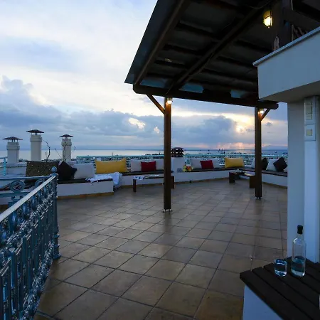 Living Exceptionally Apartment *