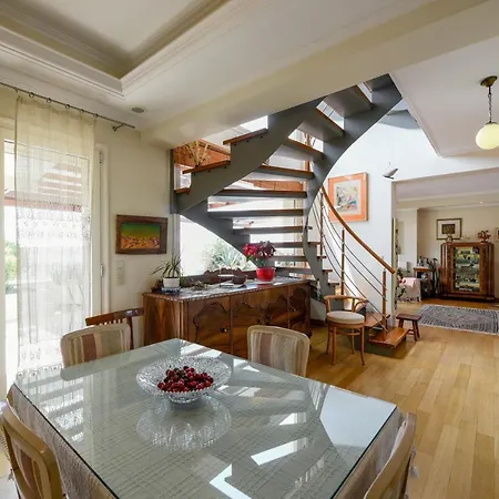 Living Exceptionally Apartment *
